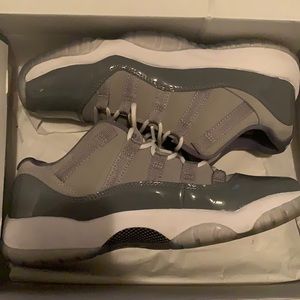 Jordan retro 11 cool grey boys 6.5/women’s size 8